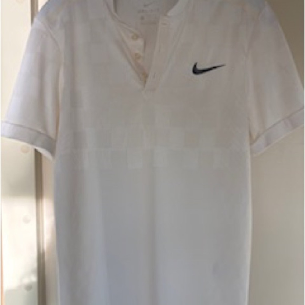 Nike Men’s dry fit White Henley Polo with black Swoosh sz small